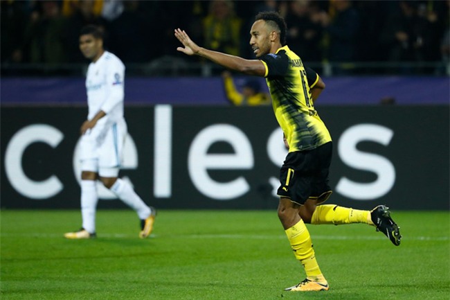 Aubameyang ghi bàn rút ngắn tỷ số cho Dortmund