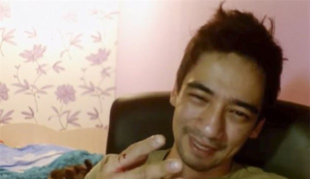 Bị rắn độc cắn, nam blogger kiên quyết không gọi cấp cứu để dành thời gian livestream xin lỗi vợ cũ - Ảnh 2.