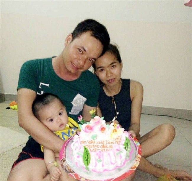 Cô nàng lấy chồng xa, cứ vài tháng chồng lại mua vé bay 1.500km về nhà, chồng quý bố mẹ vợ như vàng - Ảnh 1.