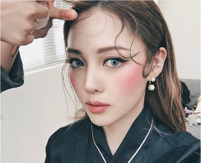 8 xu hướng makeup được dự đoán sẽ tạo nên cơn sốt trong mùa thu 2017 - Ảnh 8.