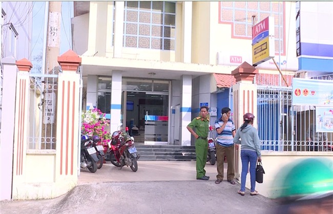 Cướp ngân hàng, Dùng súng cướp ngân hàng, Vĩnh Long