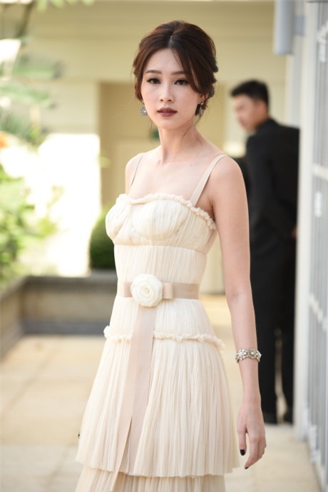 vong 1 nhu hoa hau thu thao, my linh thi nen tranh that xa kieu vay nay! - 1