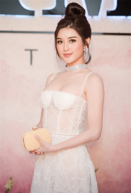 vong 1 nhu hoa hau thu thao, my linh thi nen tranh that xa kieu vay nay! - 4