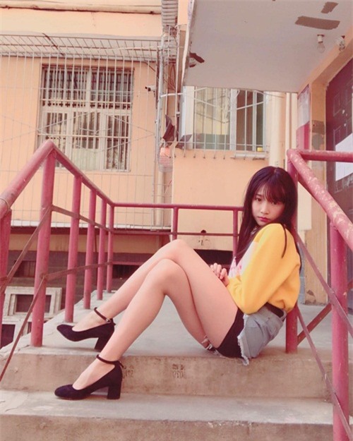 hot girl 15 tuoi tiet lo bi mat khien hang loat dan ong tren the gioi khoc rong - 2