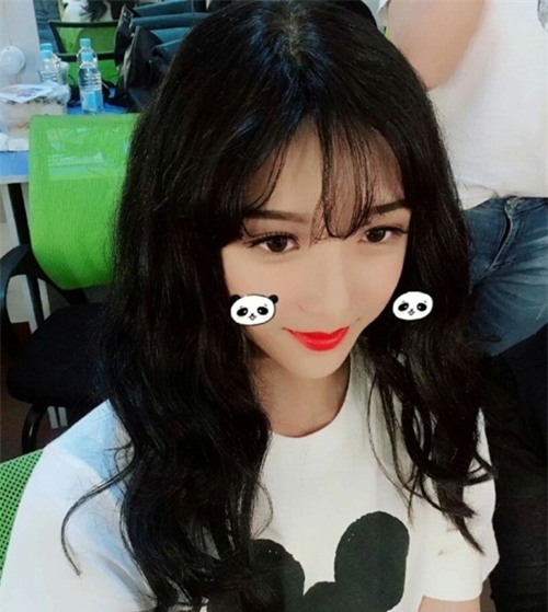 hot girl 15 tuoi tiet lo bi mat khien hang loat dan ong tren the gioi khoc rong - 4