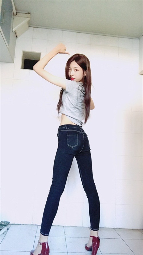 hot girl 15 tuoi tiet lo bi mat khien hang loat dan ong tren the gioi khoc rong - 7