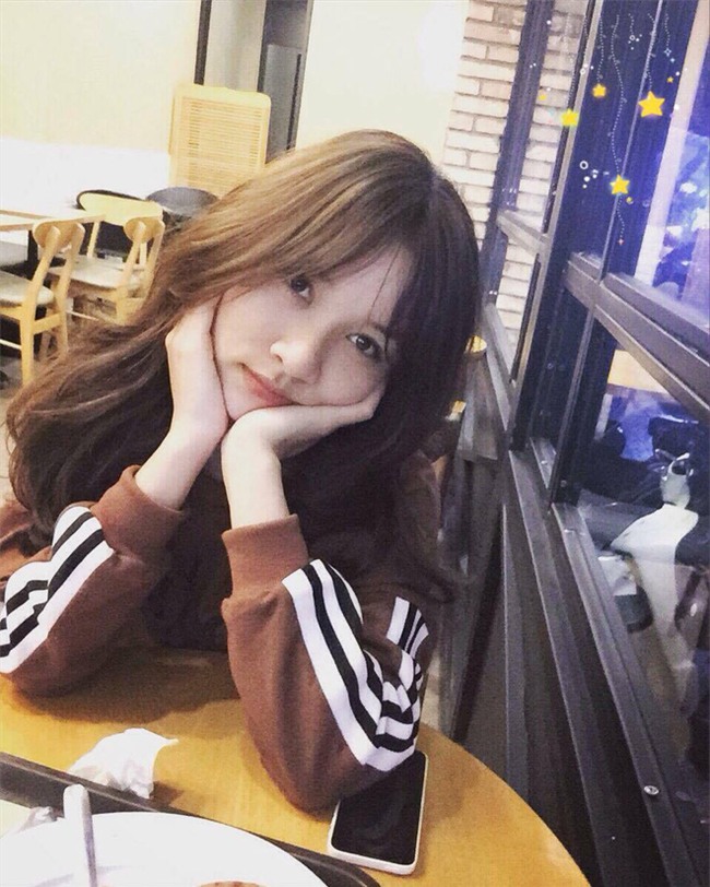 Sự thật phía sau loạt ảnh cô gái ăn mặc như đi lạc từ sự kiện vào chuồng gà - Ảnh 7.