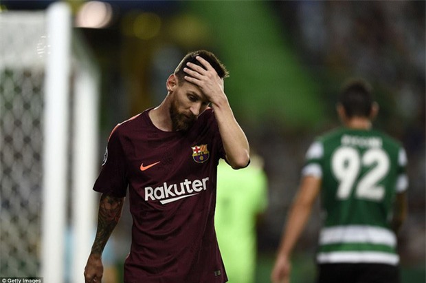 Messi tịt ngòi, Barca lại ăn may nhờ đối thủ tự đốt lưới nhà - Ảnh 3.