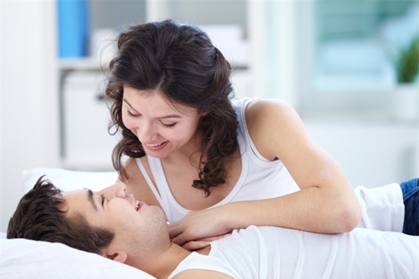 thoi quen xau cua phu nu trong "chuyen ay" khien chong chan ngat - 1