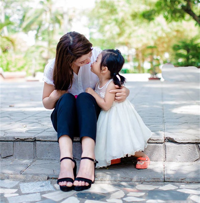 chuyen tinh nhanh nhu chop cua "thi no tai sinh” voi trai tan 28 tuoi - 5