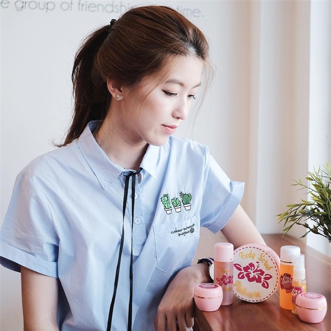 Bị mụn chi chít, cô nàng này đã sử dụng mật ong tươi để đắp mặt và đây là kết quả - Ảnh 3.