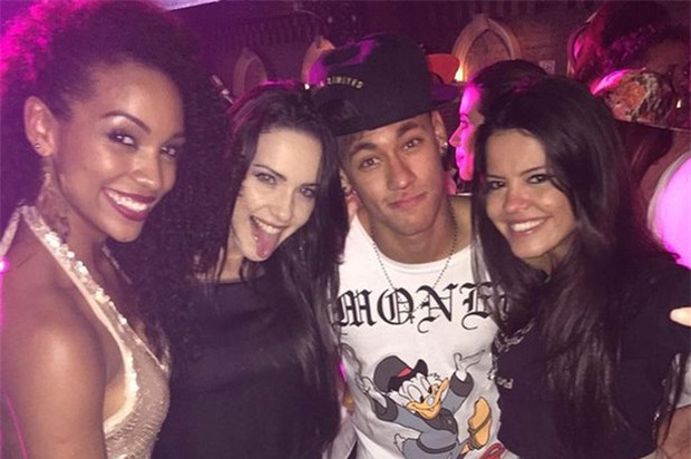 Tay chơi Neymar trở thành ông chủ hộp đêm - Ảnh 2.