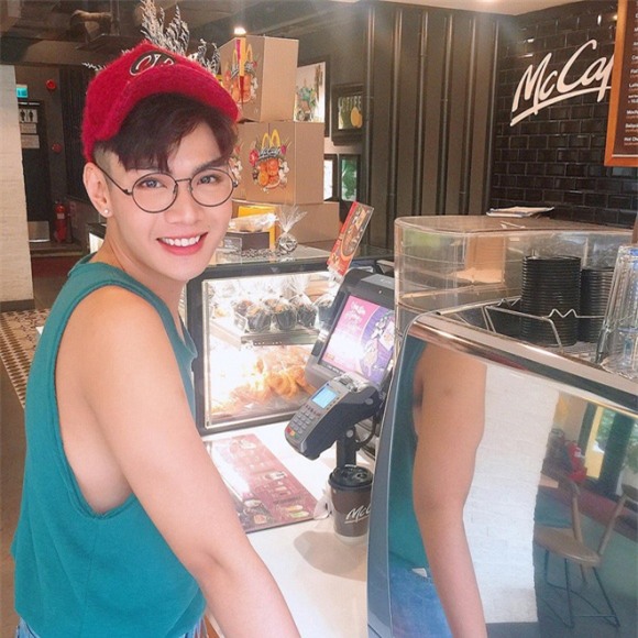 sao việt, đào bá lộc, ảnh đào bá lộc nữ tính, đào bá lộc yêu đồng tính, đào bá lộc là ai,chuyện làng sao