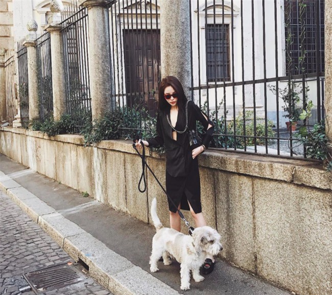 Chán trong nước, sao Việt sang hẳn trời Tây để đọ dáng street style - Ảnh 3.