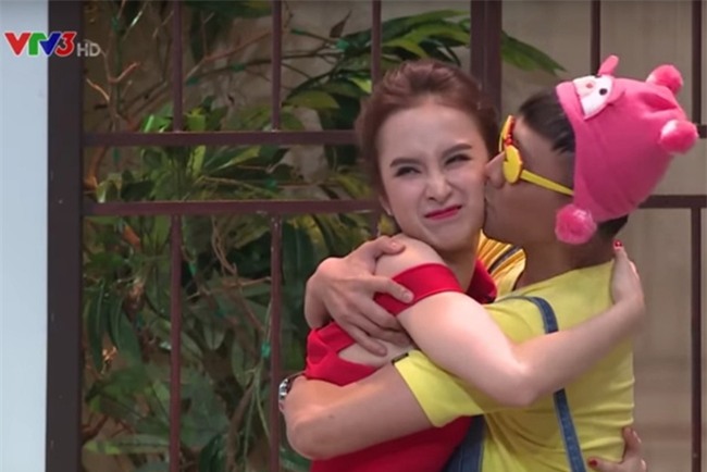 nhung lan tran thanh cuong hon, om ap sao nu tren song truyen hinh hinh anh 6