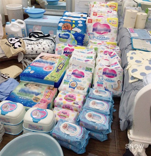 me bau 9x xinh dep chi 50 trieu dong mua do so sinh khien chi em “hoa mat chong mat” - 4