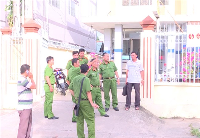 Cướp ngân hàng, dùng súng cướp ngân hàng, Vĩnh Long