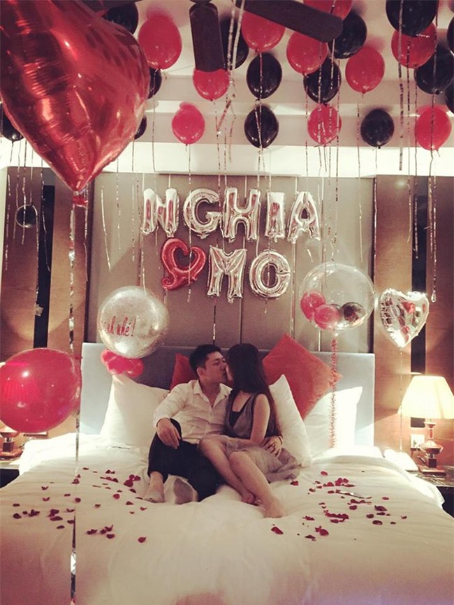 Đã dự định xong đám cưới, “soái ca áo trắng” vẫn cầu hôn bạn gái ngập bóng bay và hoa hồng gây náo loạn MXH - Ảnh 3.