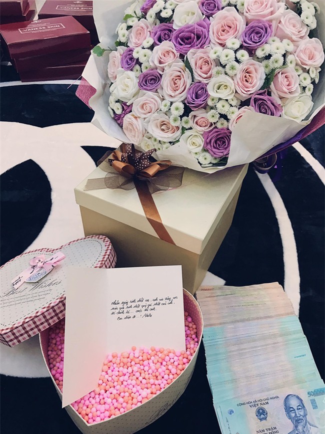 Yêu chỉ 4 tháng là cưới, cô vợ xinh đẹp được chồng tặng 80 triệu vào sinh nhật - Ảnh 3.