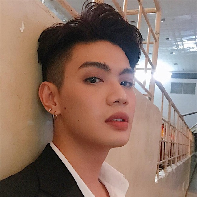 Trông thế thôi, chứ Đào Bá Lộc cũng cuồng son chẳng thua kém gì các chị em đâu nhé! - Ảnh 10.