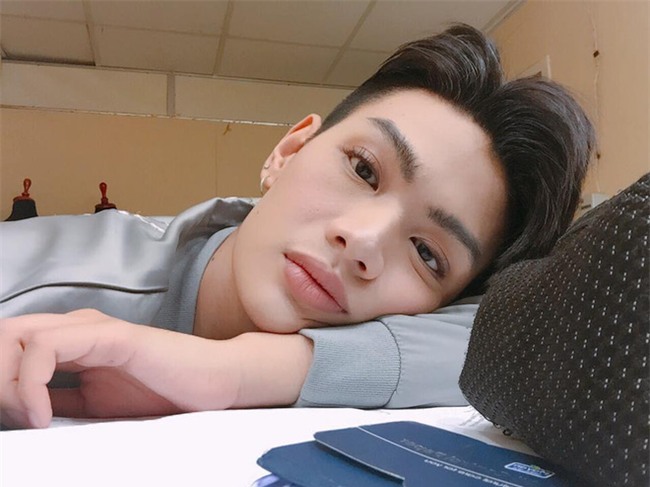 Trông thế thôi, chứ Đào Bá Lộc cũng cuồng son chẳng thua kém gì các chị em đâu nhé! - Ảnh 15.