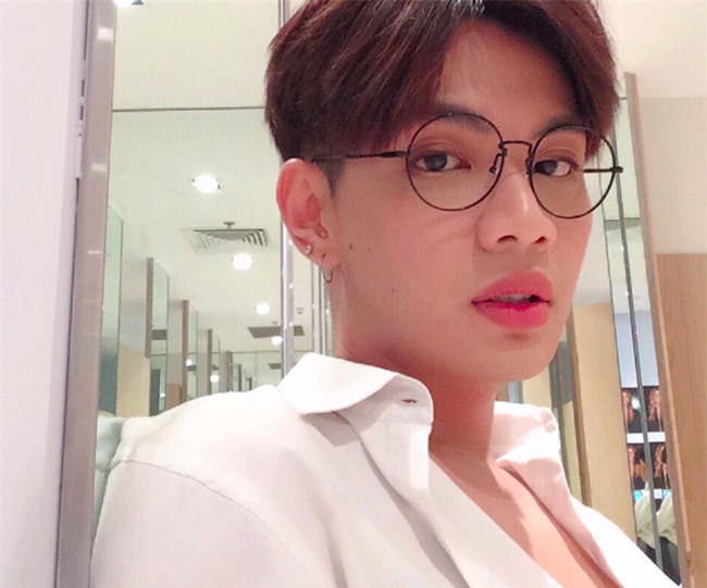 Trông thế thôi, chứ Đào Bá Lộc cũng cuồng son chẳng thua kém gì các chị em đâu nhé! - Ảnh 5.