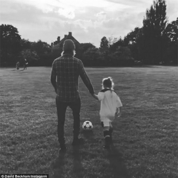 Harper Seven Beckham,Harper Seven,con gái David Beckham,con gái Vic-Beck, sao Hollywood