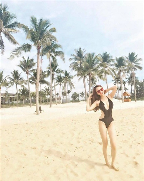 nhan sac ban gai moi cuong do la khi de mat moc va dien bikini thieu dot anh nhin - 12