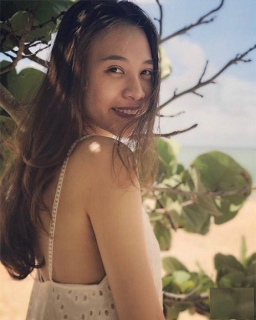 nhan sac ban gai moi cuong do la khi de mat moc va dien bikini thieu dot anh nhin - 6