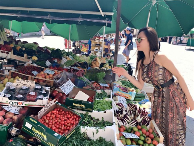 Mâm cơm đầy ắp hải sản chỉ 33 nghìn của cô nàng khéo vun vén khiến chị em tranh cãi dữ dội - Ảnh 2.