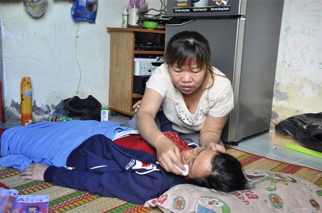 vu be trai bi nuoc cuon xuong cong chet tuc tuoi: noi dau tot cung - 2