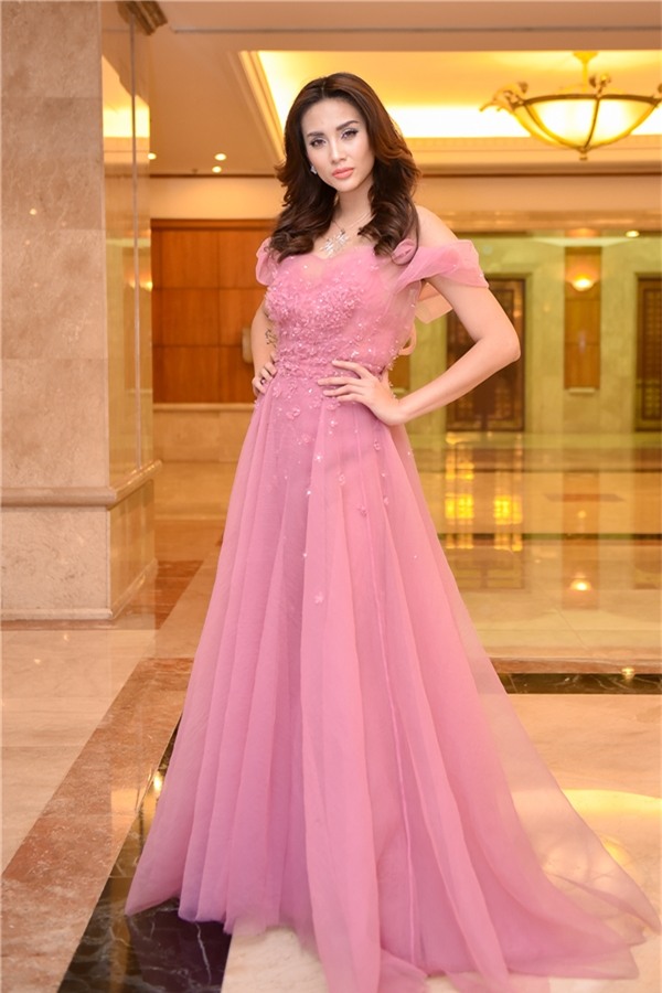 Võ Hoàng Yến: Phạm Hương mắng Mai Ngô là đúng không sai gì cả - Tin sao Viet - Tin tuc sao Viet - Scandal sao Viet - Tin tuc cua Sao - Tin cua Sao