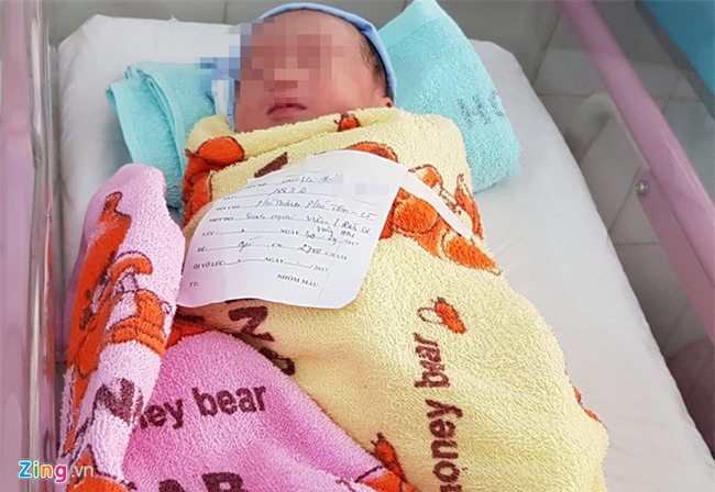 San phu buoc xuong duong sinh con tai chot den do hinh anh 1