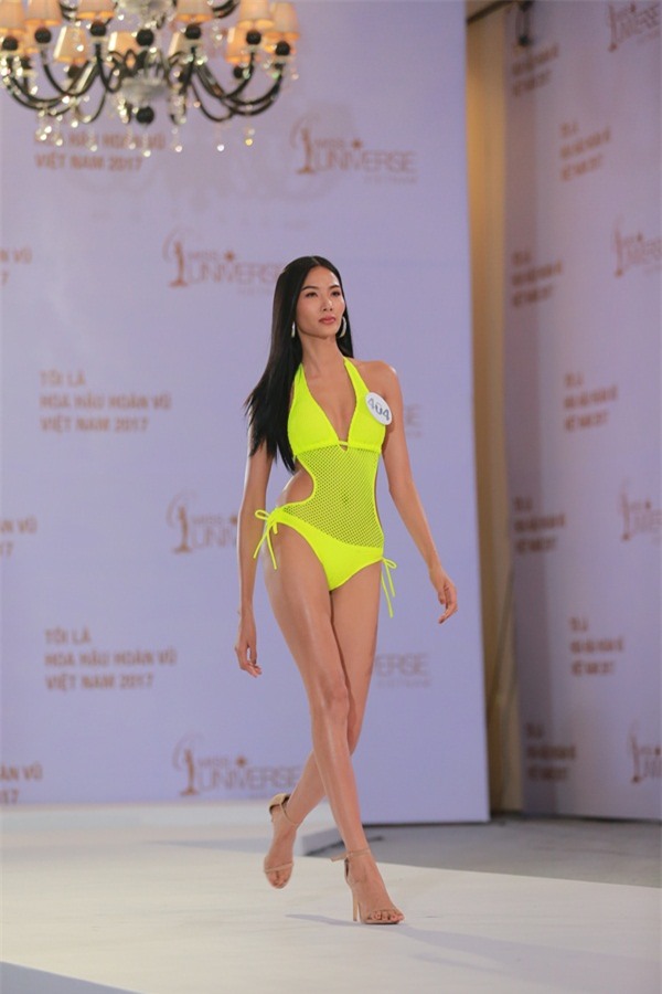 Mai Ngô khóc như mưa khi được hỏi về học vấn tại Hoa hậu Hoàn vũ Việt Nam 2017-3