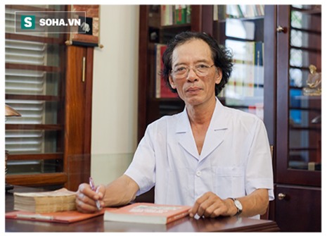 Suýt thủng dạ dày vì chữa bệnh bằng tinh nghệ: BS cảnh báo sai lầm trong trị bệnh dạ dày - Ảnh 1.