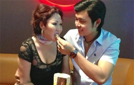 nguoi mau vu hoang viet va