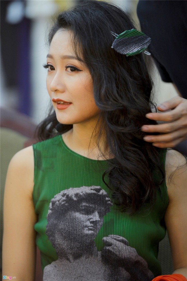BTV Thu Ha: 'Khong the vua lam thoi su, vua chup anh bikini' hinh anh 2