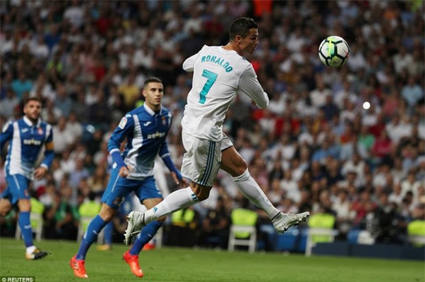 Ronaldo làm nền cho Isco, Real tiếp tục đeo bám Barca - Ảnh 5.