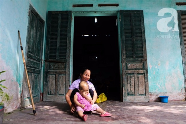 Cuộc đời cô gái gần 30 vẫn mang hình hài của đứa trẻ 2 tuổi: Lủi thủi trong nhà cả đời, không có bạn cùng - Ảnh 12.