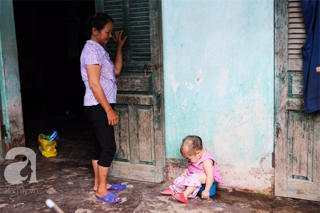 Cuộc đời cô gái gần 30 vẫn mang hình hài của đứa trẻ 2 tuổi: Lủi thủi trong nhà cả đời, không có bạn cùng - Ảnh 16.