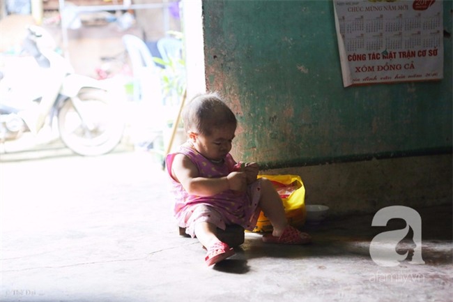 Cuộc đời cô gái gần 30 vẫn mang hình hài của đứa trẻ 2 tuổi: Lủi thủi trong nhà cả đời, không có bạn cùng - Ảnh 5.