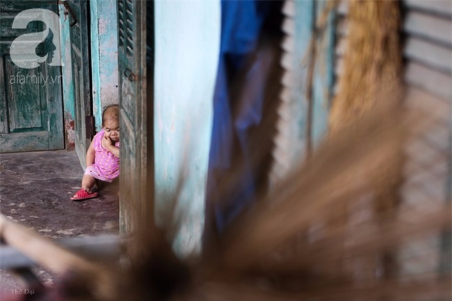 Cuộc đời cô gái gần 30 vẫn mang hình hài của đứa trẻ 2 tuổi: Lủi thủi trong nhà cả đời, không có bạn cùng - Ảnh 19.