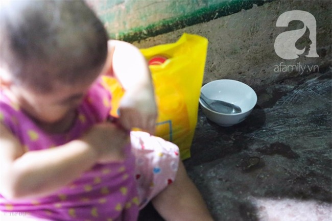 Cuộc đời cô gái gần 30 vẫn mang hình hài của đứa trẻ 2 tuổi: Lủi thủi trong nhà cả đời, không có bạn cùng - Ảnh 21.