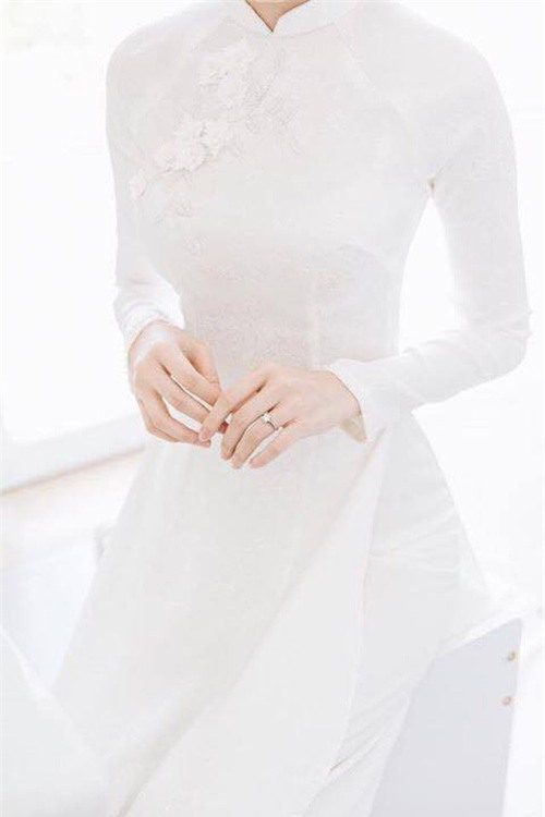 Hé lộ loạt ảnh Hoa hậu Thu Thảo đẹp tựa nữ thần, rạng rỡ bên ông xã Trung Tín trong ngày ăn hỏi - Ảnh 2.