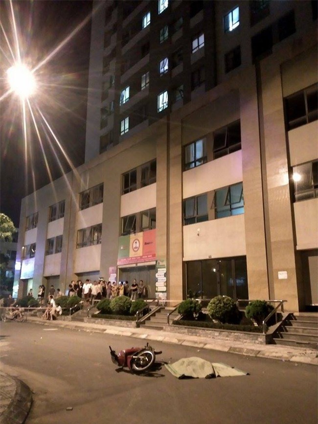 Hà Nội: Người phụ nữ trẻ rơi từ tầng 25 chung cư tử vong tại chung cư Tân Tây Đô - Ảnh 2.