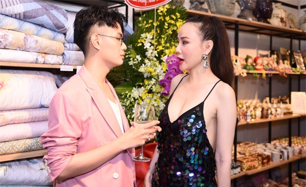 Hậu ồn ào chuyện tình cảm, Đào Bá Lộc xuất hiện rạng rỡ bên Dương Yến Ngọc tại sự kiện - Ảnh 3.