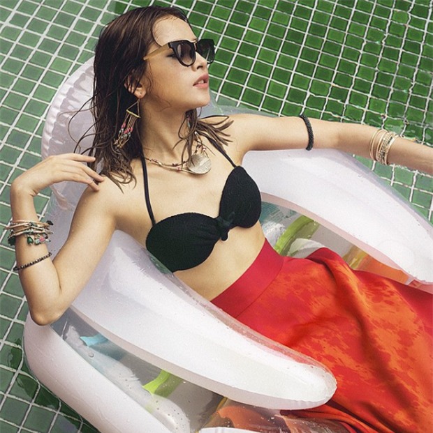 Đăng clip vòng 1 bỗng dưng nảy nở, Chi Pu bị nghi đã phẫu thuật thẩm mỹ - Ảnh 5.