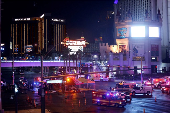 Xa sung o Las Vegas: Hon 10 khau sung, it nhat 59 nguoi chet hinh anh 3