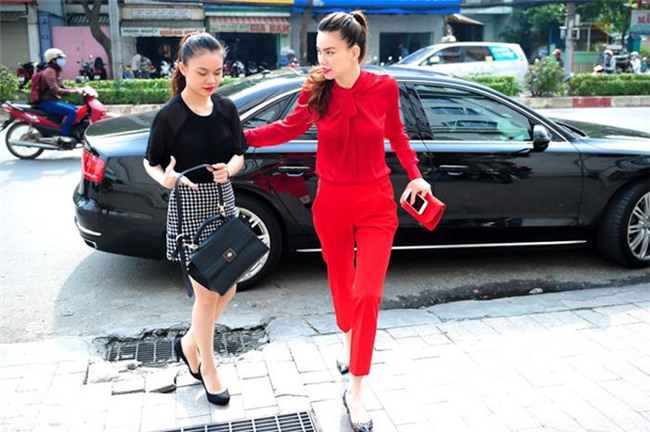 ... trong một lần đưa học trò Giang Hồng Ngọc đi giao lưu với truyền thông. - Tin sao Viet - Tin tuc sao Viet - Scandal sao Viet - Tin tuc cua Sao - Tin cua Sao
