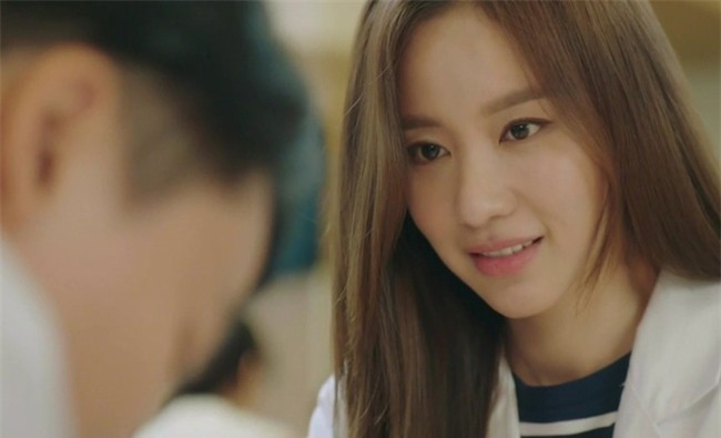 qua “thieu thon” khi ben chong, toi nga vao vong tay cau em dong nghiep - 3